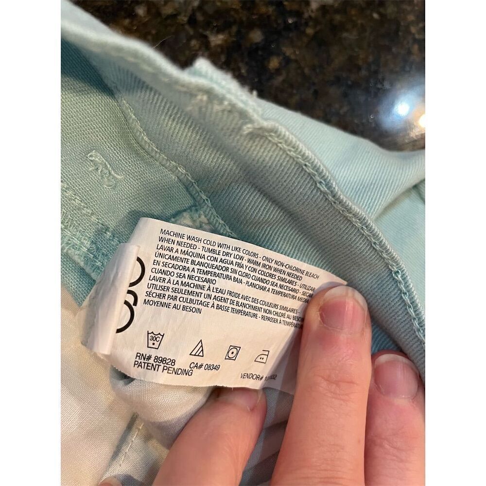 Gloria Vanderbilt Women's Amanda Jean Shorts Size 12 Seafoam Green - Picture 10 of 10